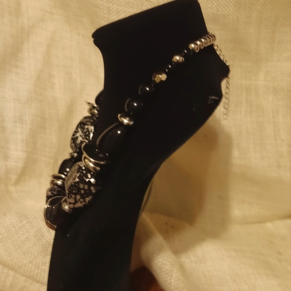 Necklace and earrings        #5 - Picture 2 of 4